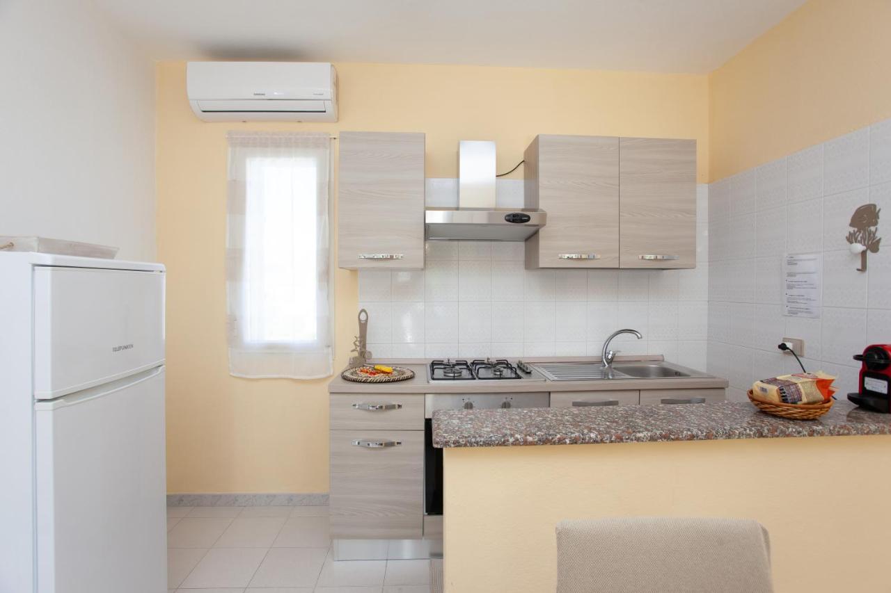 Appartamento Brezza Marina Budoni Buitenkant foto